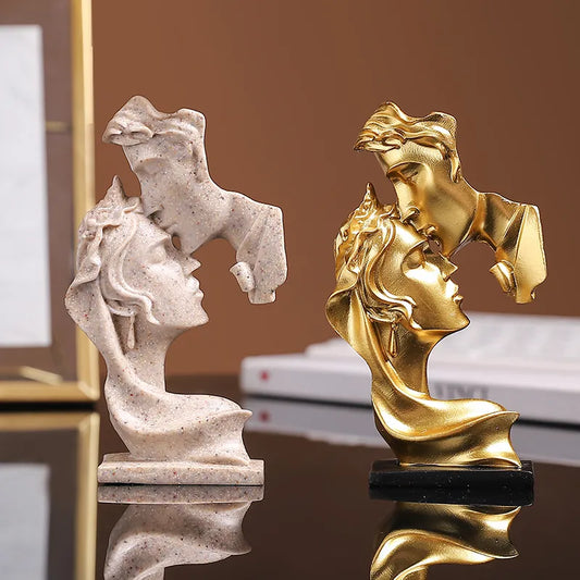 Mini Resin Lovers Statue Figurine Kissing Posture Model Craft Sculpture Ornament Home Decor Desktop Wine Cabinet Decoration